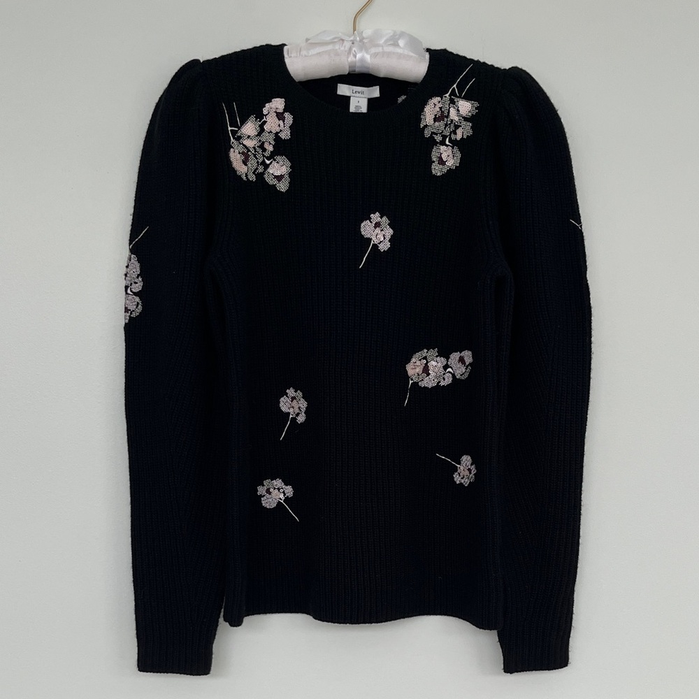 {{lewit}} Merino Wool Sweater with Pink Florals